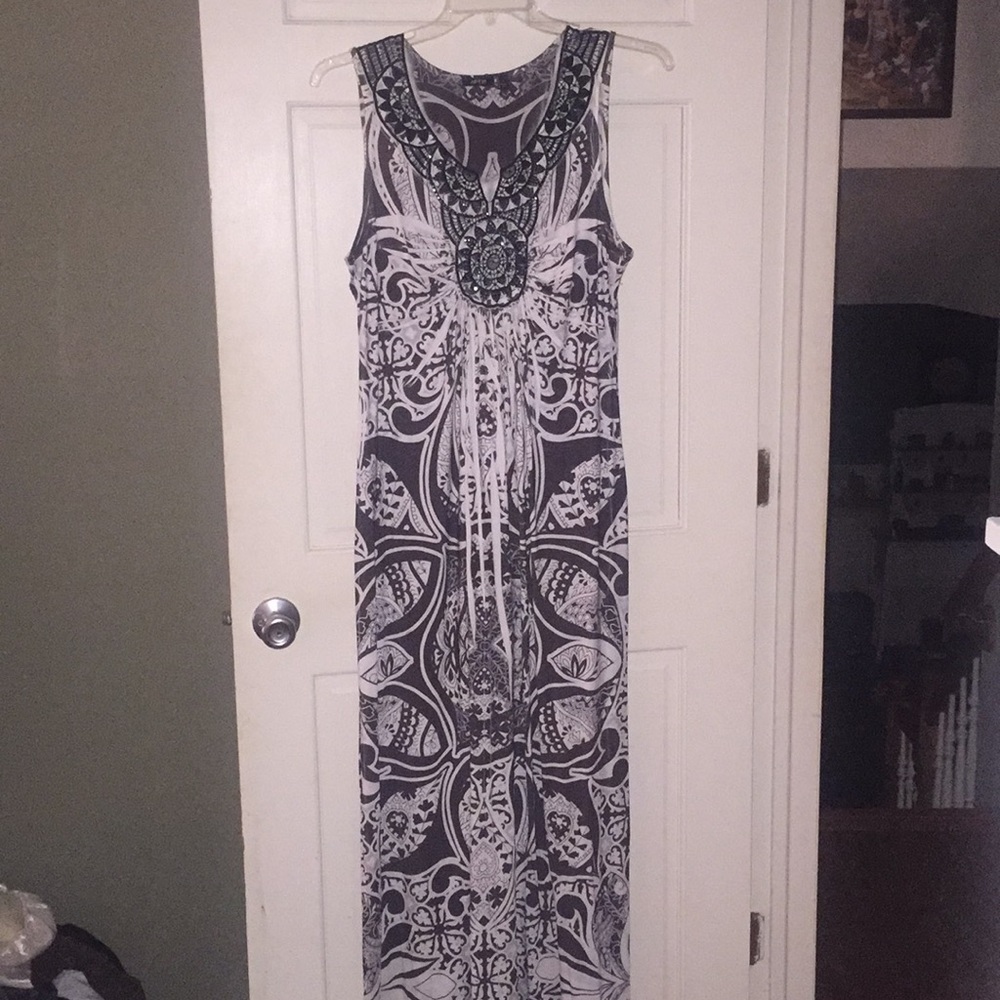 Gorgeous Apt9 maxi dress